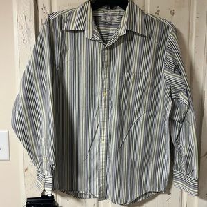 LIGHTLY USED! Worn once!!! Mens button down long sleeved dress shirt. Size L